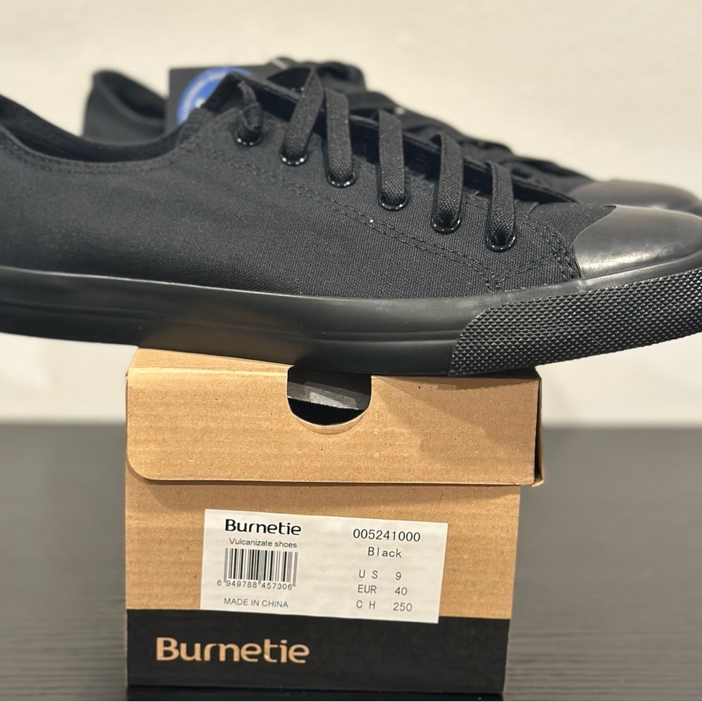 Women's Black Sneakers